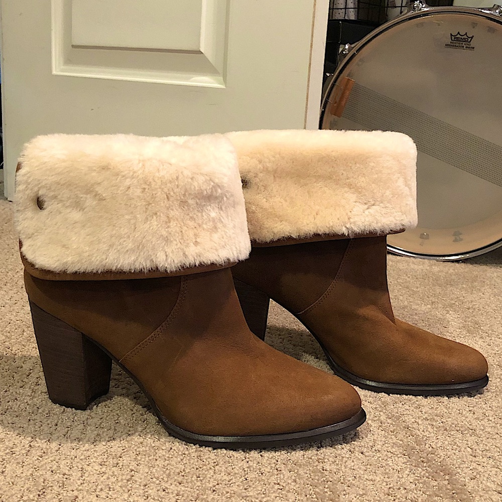 UGG women’s size 10 fold over heeled boots. Worn once only, like new!